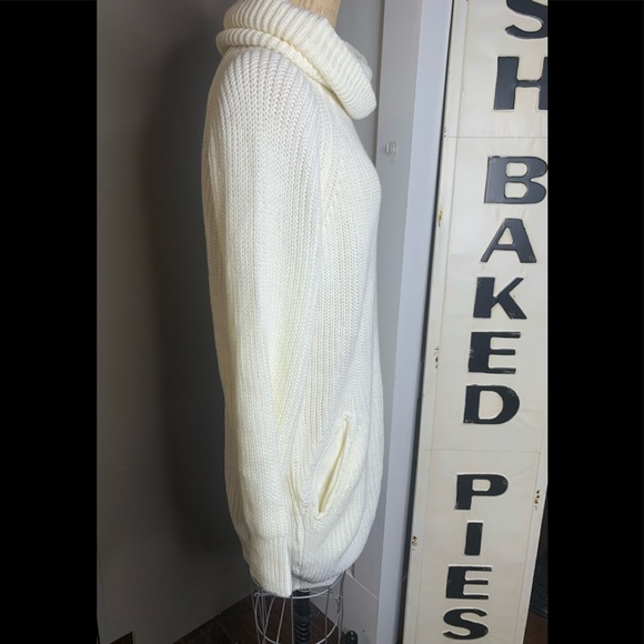 NWT Day & Night Cream CowlNeck Sweater Pockets S/M - Picture 2 of 6